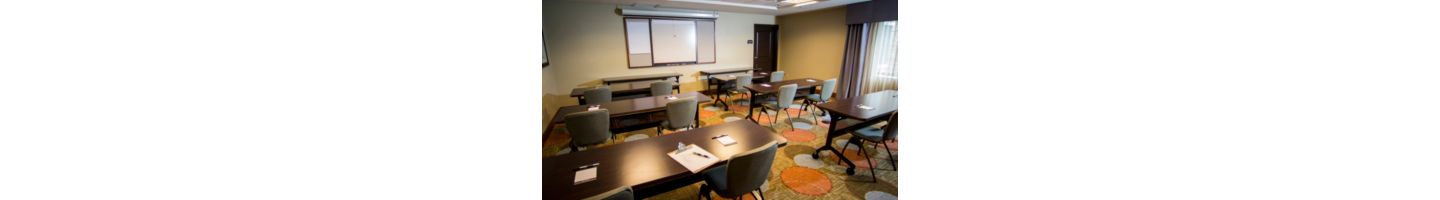 Looking for a small meeting room to hold your next meeting. Look no further, our meeting room holds 31 people with approximately 400 Square feet of space. 